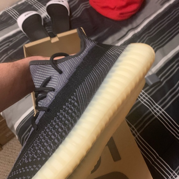Yeezy 350 V2 Boost Carbon FZ5000 - Picture 3 of 5